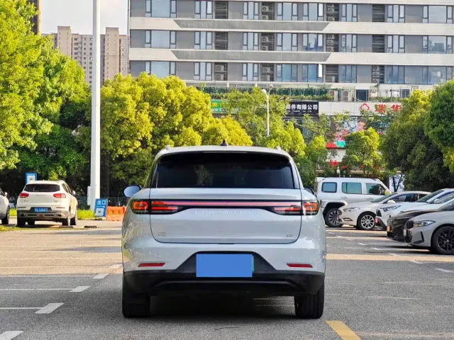 Leapmotor C11 — Фото автомобиля 8