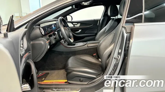 Mercedes-Benz CLS-Class — Фото автомобиля 11