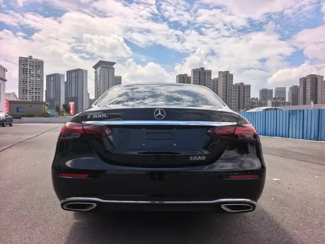 Mercedes-Benz E-Class — Фото автомобиля 5