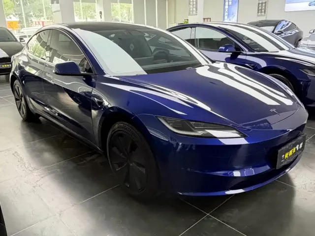 Tesla Model 3 2025 Model Year Facelift Rear-Wheel Drive — Фото автомобиля 3