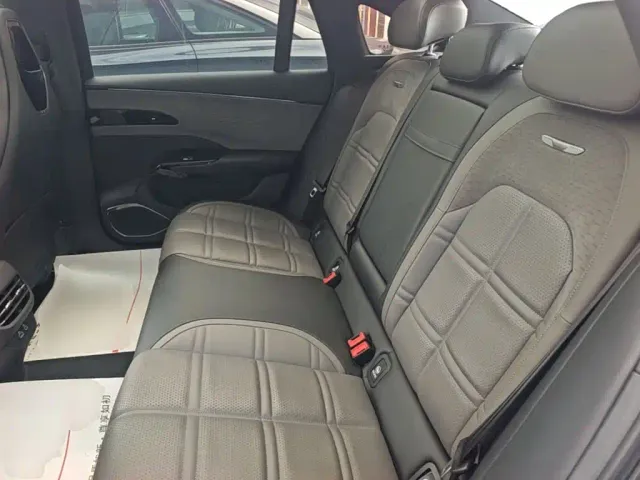 Hongqi EH7 — Фото автомобиля 21