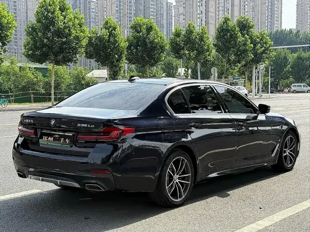 BMW BMW 5 Series New Energy 2022 535Le M Sport Package — Фото автомобиля 19
