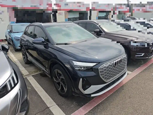 Audi Q4 e-tron — Фото автомобиля 3