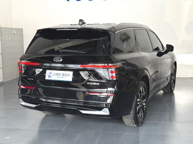 Ford Edge — Фото автомобиля 4