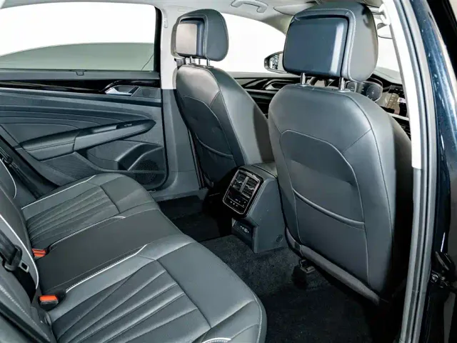 Volkswagen Passat — Фото автомобиля 22
