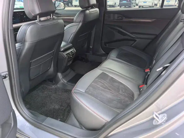 Ford Mondeo — Фото автомобиля 9