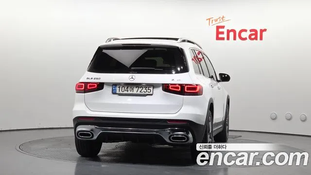 Mercedes-Benz GLB-Class — Фото автомобиля 3