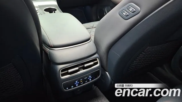 Genesis GV70 2.5T Бензин 2WD — Фото автомобиля 28
