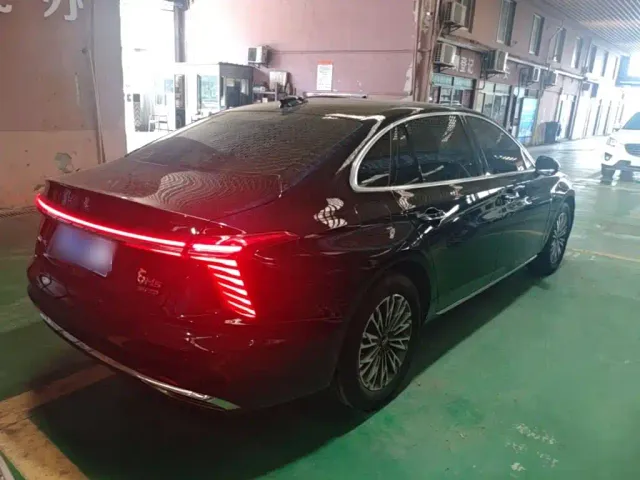 Hongqi H5 — Фото автомобиля 6