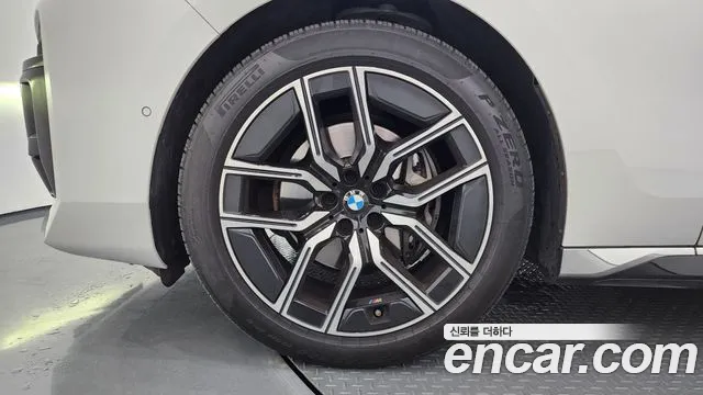 BMW 7-Series — Фото автомобиля 4