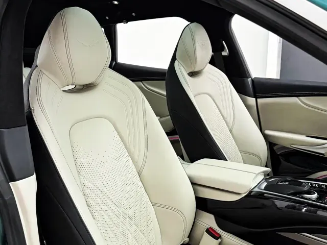 Aston Martin DBX — Фото автомобиля 15