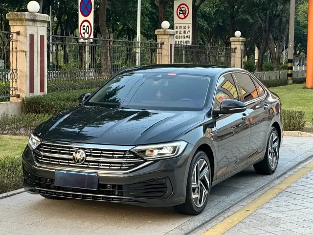 Фотография автомобиля — Volkswagen Sagitar