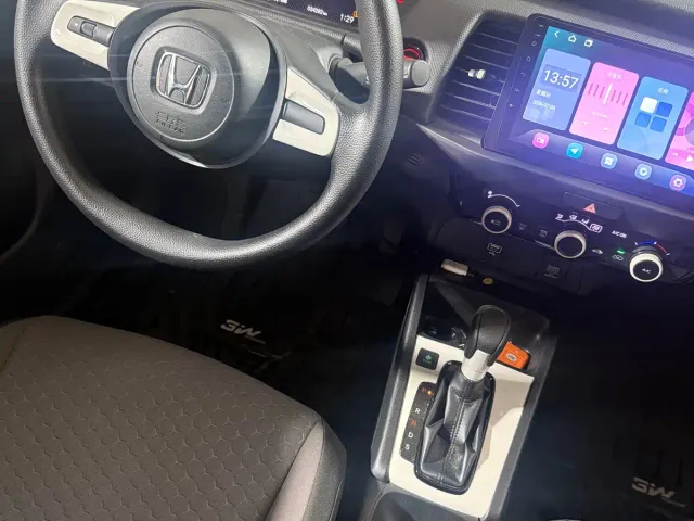 Honda Fit — Фото автомобиля 11