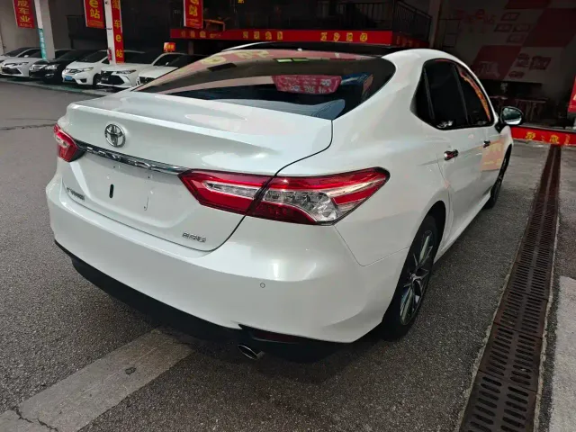 Toyota Camry — Фото автомобиля 6
