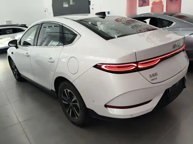 BYD Qin PLUS — Фото автомобиля 4