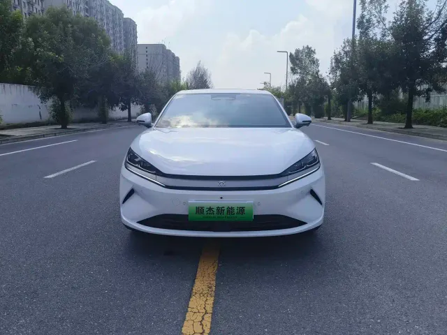 BYD Qin L — Фото автомобиля 2