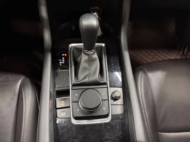 Mazda Axela — Фото автомобиля 13