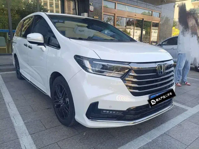 Honda Odyssey — Фото автомобиля 3