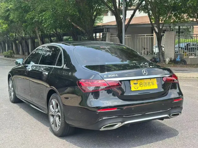 Mercedes-Benz E-Class — Фото автомобиля 8