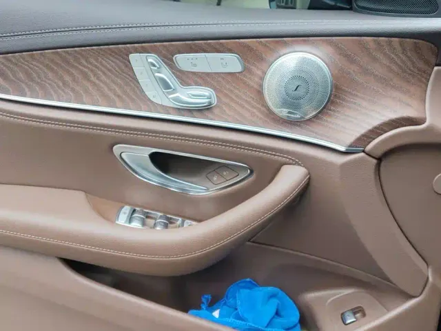 Mercedes-Benz E-Class — Фото автомобиля 7