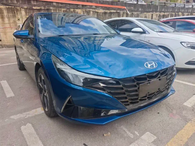 Hyundai Elantra — Фото автомобиля 3