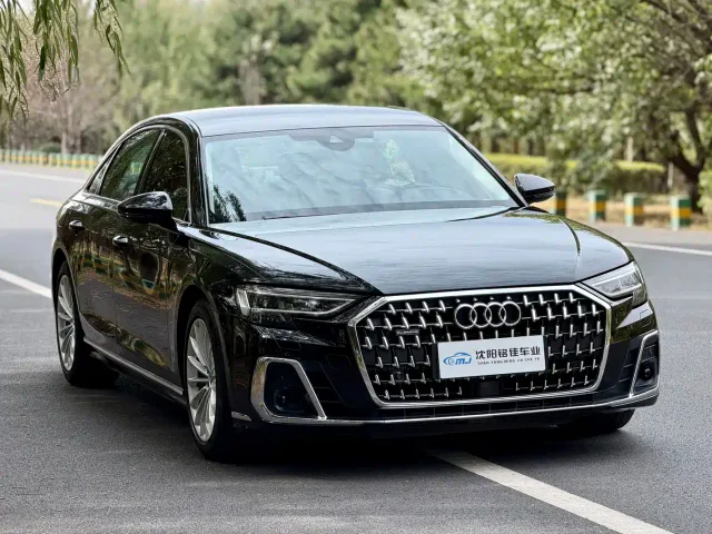 Audi A8 — Фото автомобиля 3