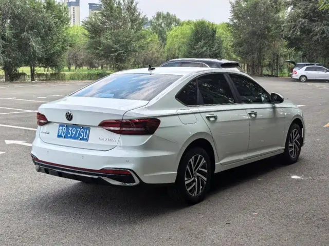 Volkswagen Lavida — Фото автомобиля 11