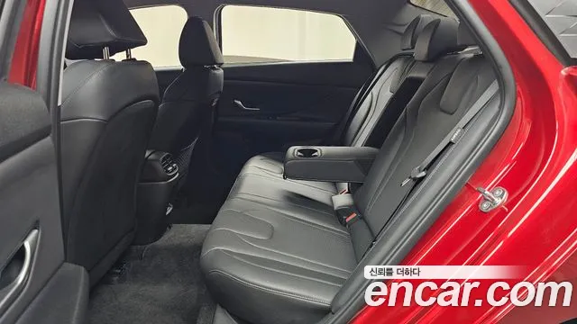 Hyundai Avante CN7 — Фото автомобиля 12