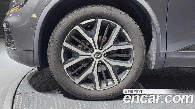 Renault-KoreaSamsung QM6 Новый QM6 2.0 LPe RE Signature 2WD — Фото автомобиля 5