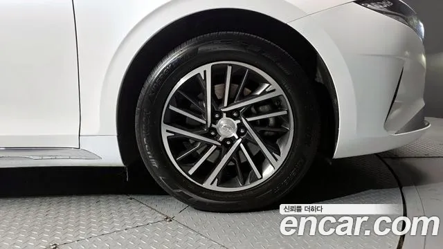 Hyundai Grandeur Новый Grandeur IG 3.0 LPi (Такси) — Фото автомобиля 5