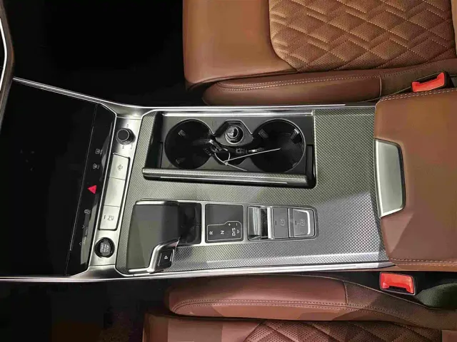 Audi A6L — Фото автомобиля 9