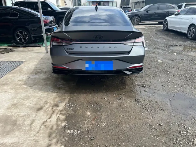 Hyundai Elantra — Фото автомобиля 5