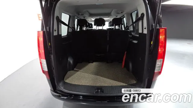 Hyundai Staria Staria L3.5 Tourer 9 мест — Фото автомобиля 30