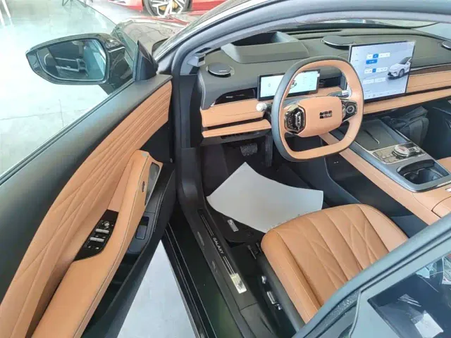 Geely Galaxy Xingyao 8 — Фото автомобиля 15