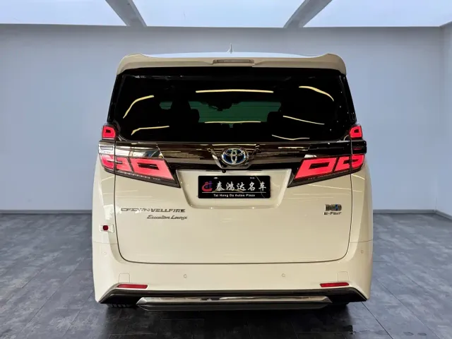 Toyota Vellfire — Фото автомобиля 6