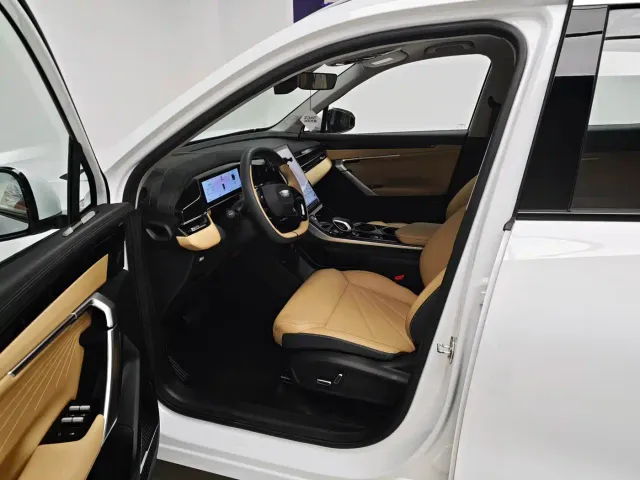Geely Boyue L — Фото автомобиля 13