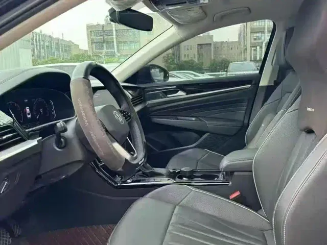 Volkswagen Passat — Фото автомобиля 5