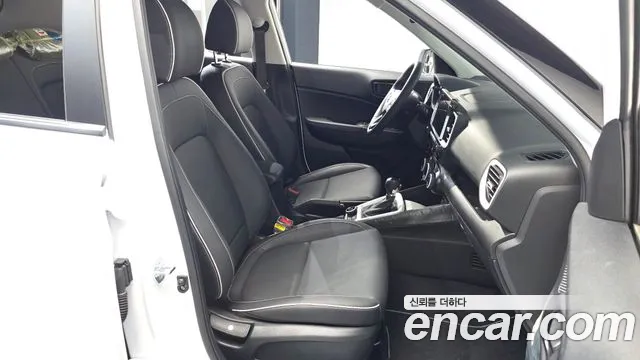 Hyundai Venue — Фото автомобиля 16
