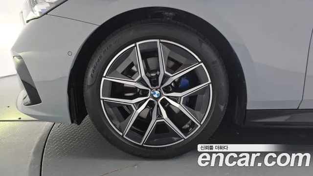 BMW 5-Series — Фото автомобиля 2