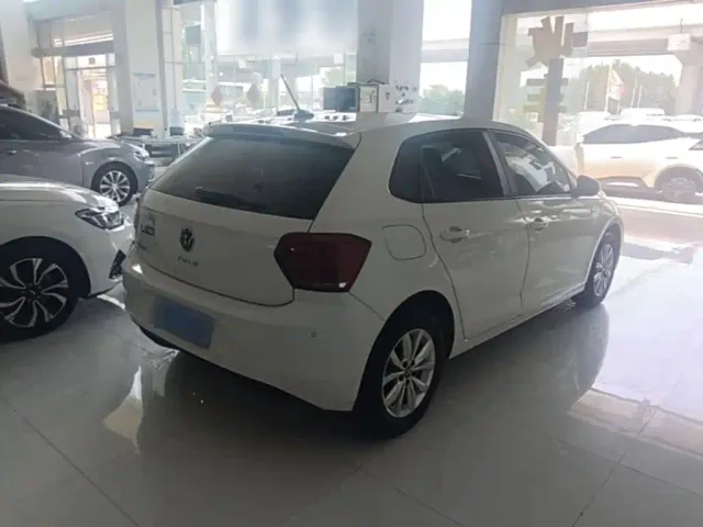Volkswagen Polo — Фото автомобиля 6