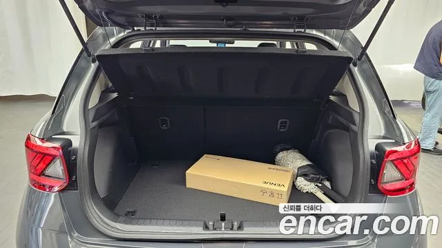 Hyundai Venue — Фото автомобиля 15