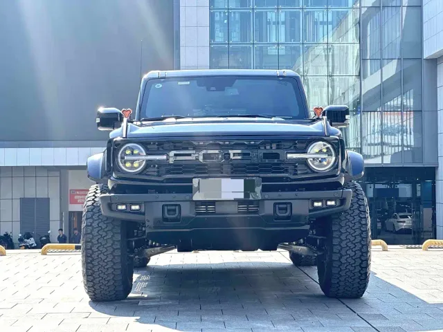 Ford Bronco — Фото автомобиля 2
