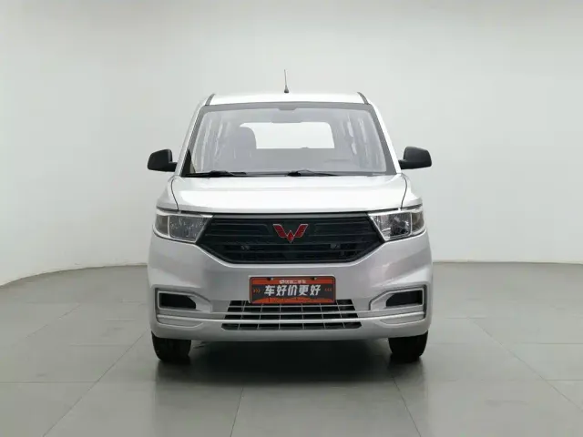 Wuling Hongguang V — Фото автомобиля 3