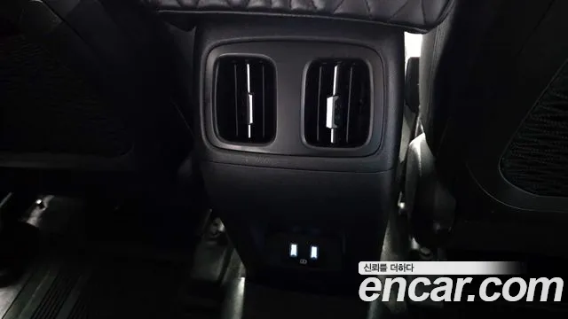 Hyundai Tucson Tucson (NX4) Дизель 2.0 2WD — Фото автомобиля 28