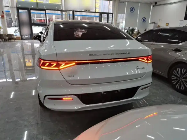 BYD Qin PLUS — Фото автомобиля 3