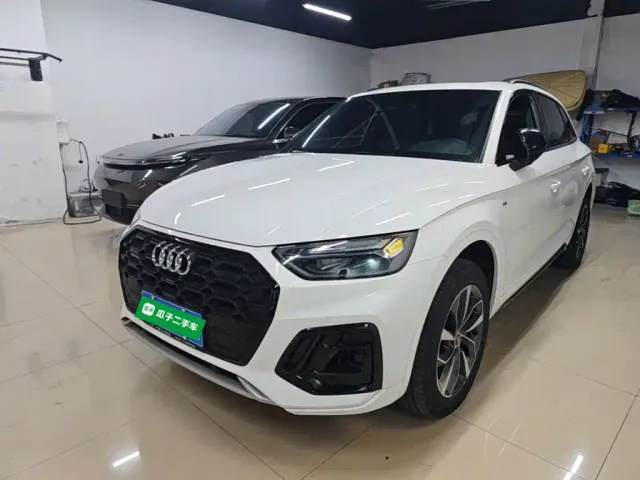 Фотография автомобиля — Audi Q5L