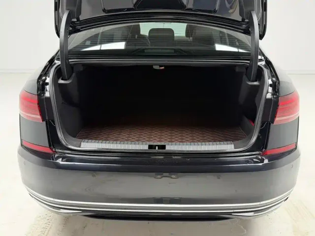 Volkswagen Passat — Фото автомобиля 11