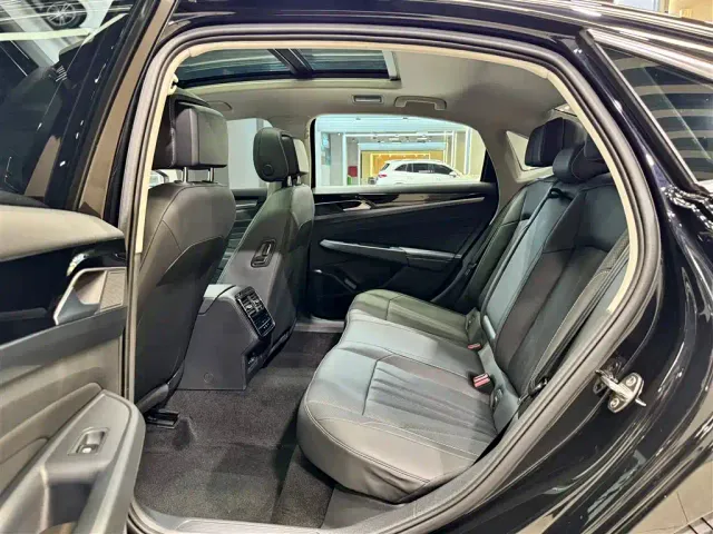 Volkswagen Passat — Фото автомобиля 28