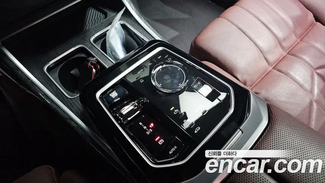 BMW 7 Series G70 — Фото автомобиля 9