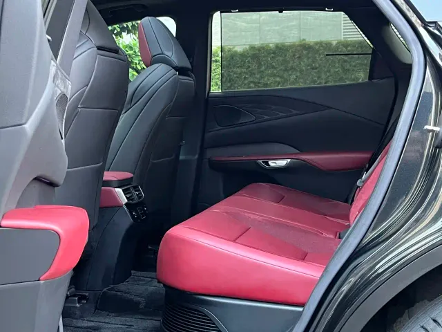 Lexus RX — Фото автомобиля 10
